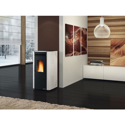 Stufa a pellet ventilata con rivestimento in acciaio verniciato Ketty Evo 6 Bordeaux Nordica Extraflame