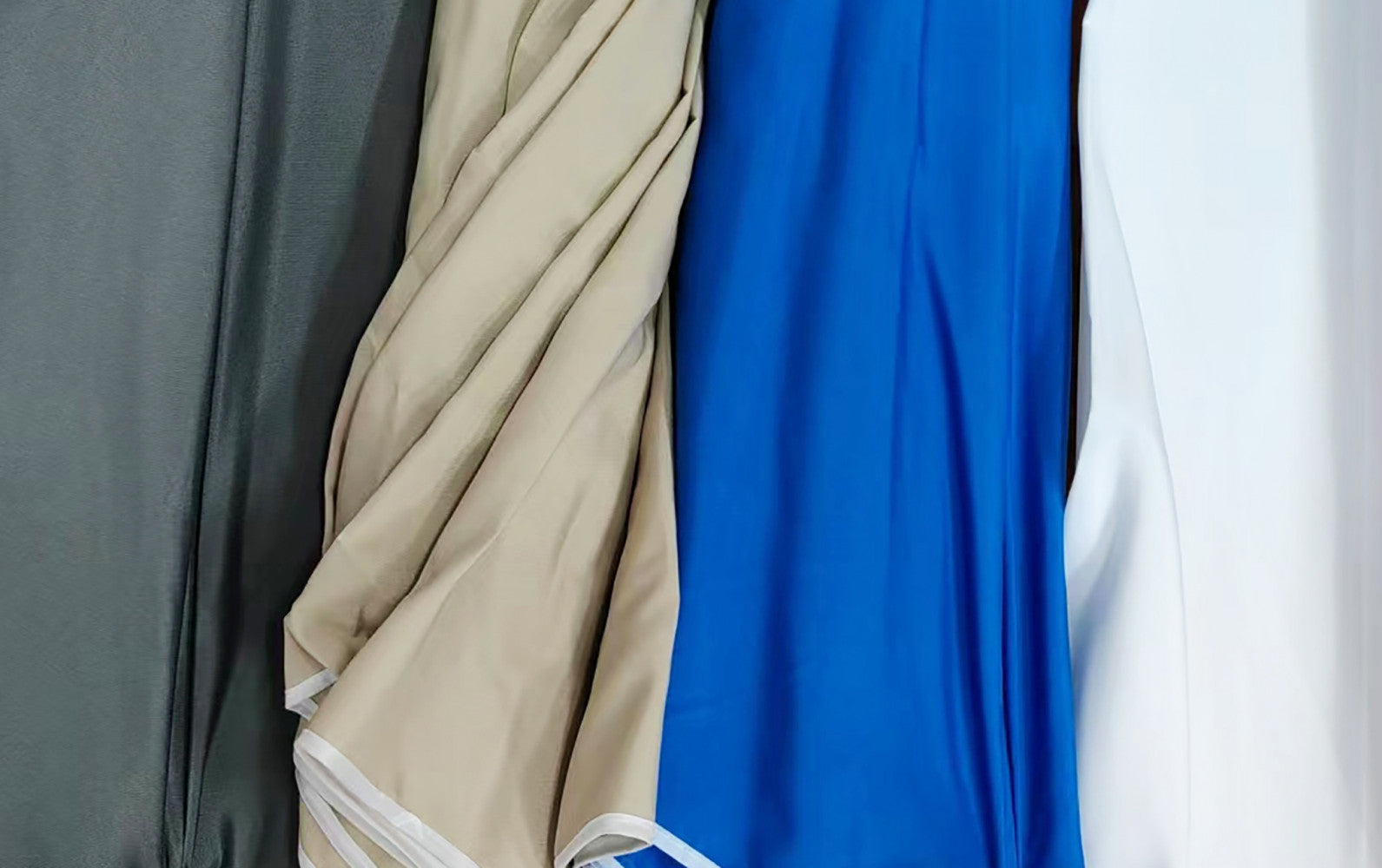 Ombrellone da spiaggia con palo in metallo e telo in poliestere con sacca per il trasporto e airvent Poly