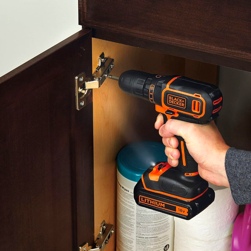 Trapano Avvitatore 10.8V con valigetta Premium 2 batterie 100 accessori BLACK+DECKER BDCDD12BAFC-QW