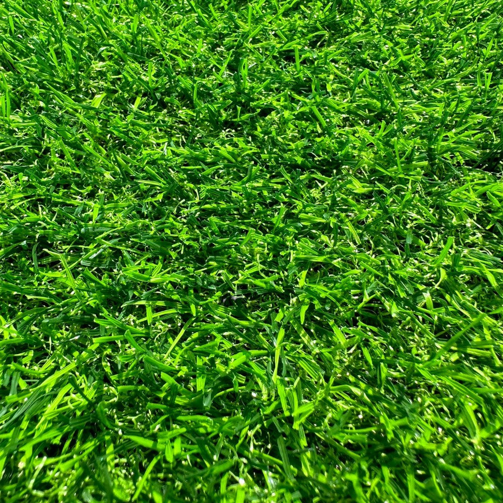 Prato erba sintetica verde con fori di drenaggio spessore 10 mm per esterno