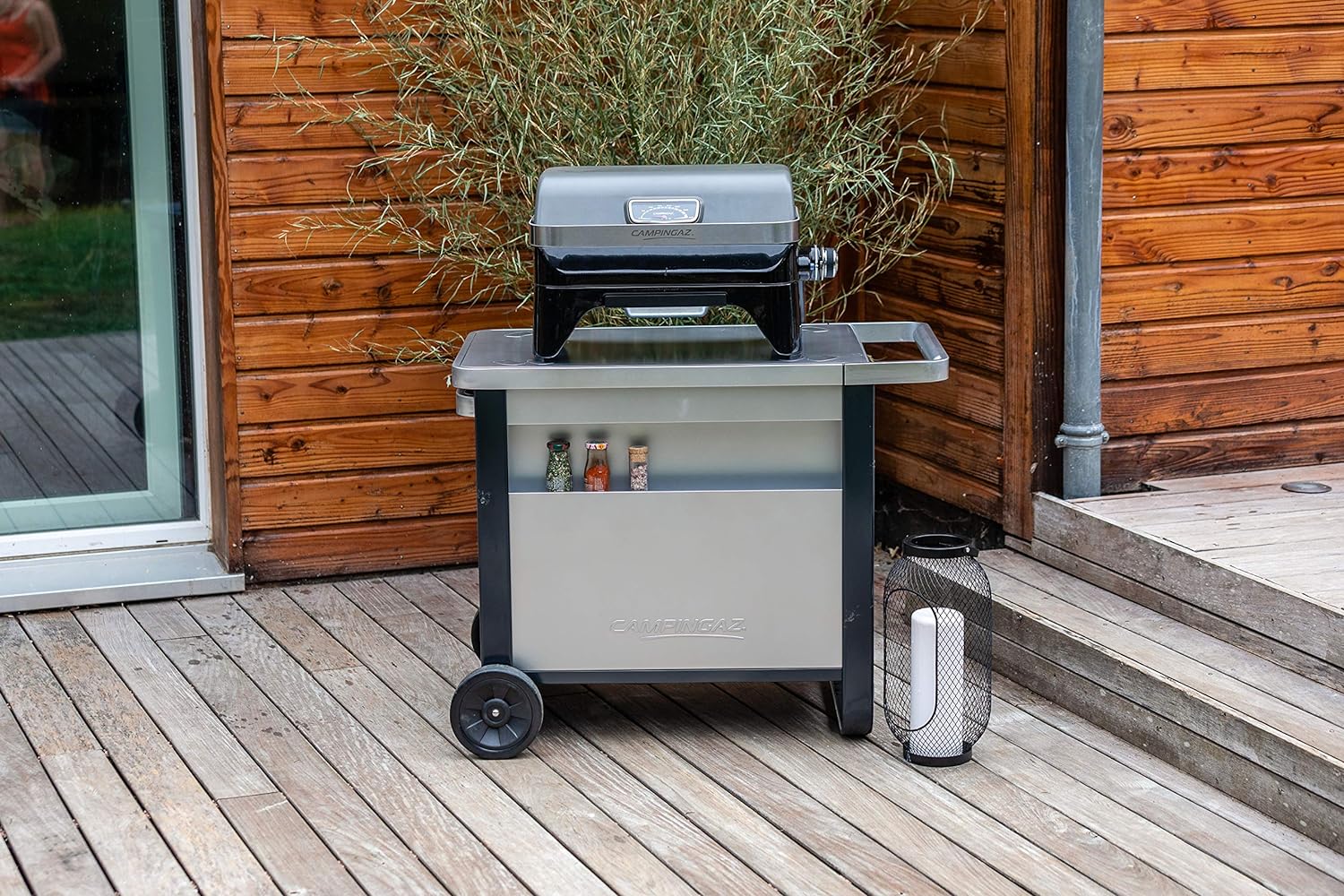 Barbecue a gas portatile con piano in ghisa per grigliate Attitude 2 GO CV Black Campingaz