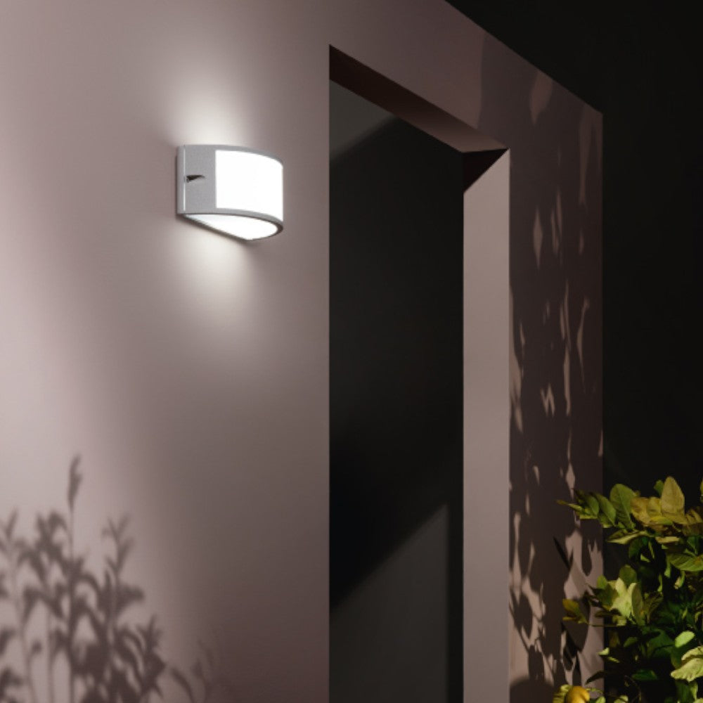 Applique plafoniera illuminazione esterna in alluminio e max 60W argento