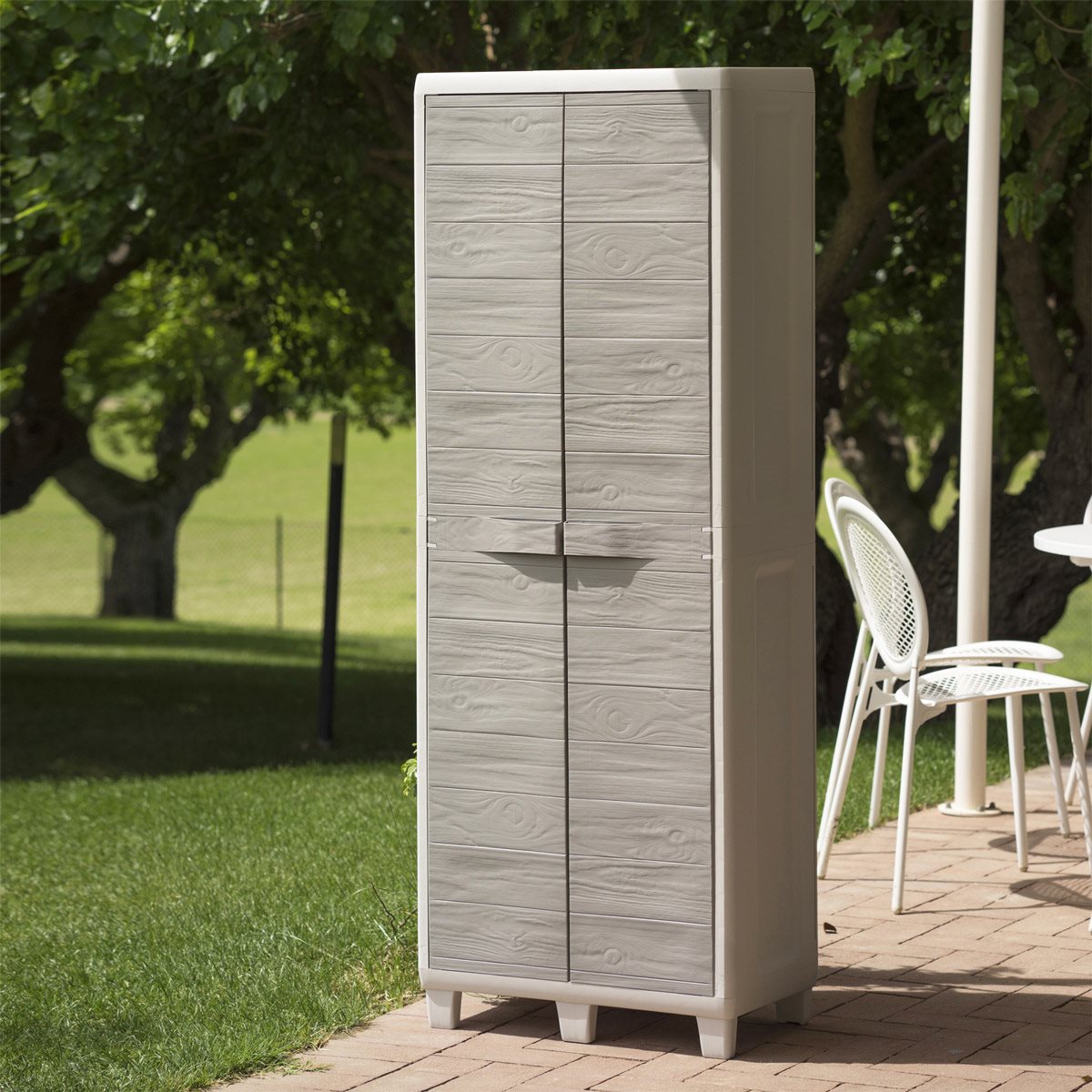 Armadio portascope in resina da esterno giardino e ante con effetto legno Woody's Toomax