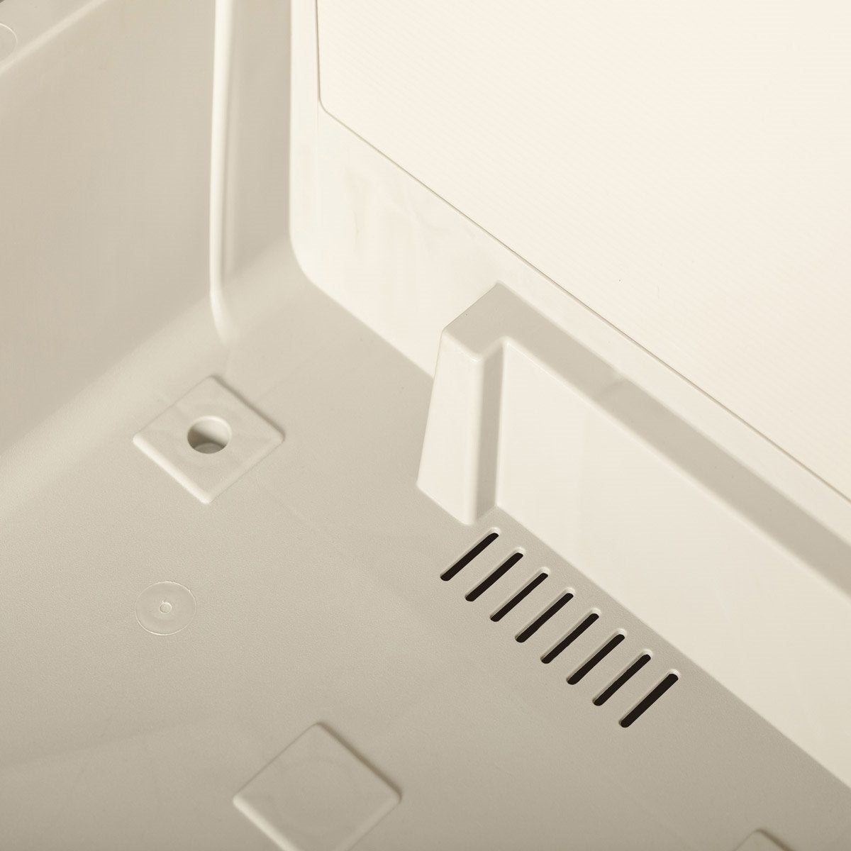 Casetta capanno porta attrezzi in resina da esterno giardino a 2 ante lucchettabili High Stora Way Toomax