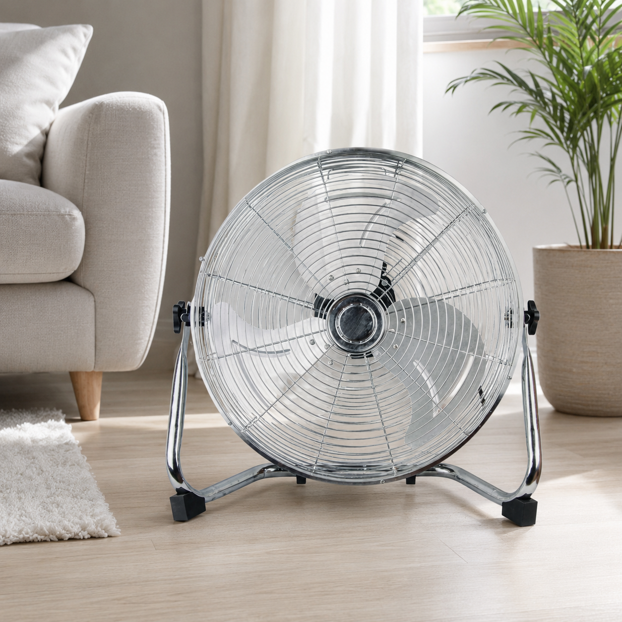 Ventilatore da appoggio con struttura in acciaio cromato e pale in alluminio 45 cm 100W