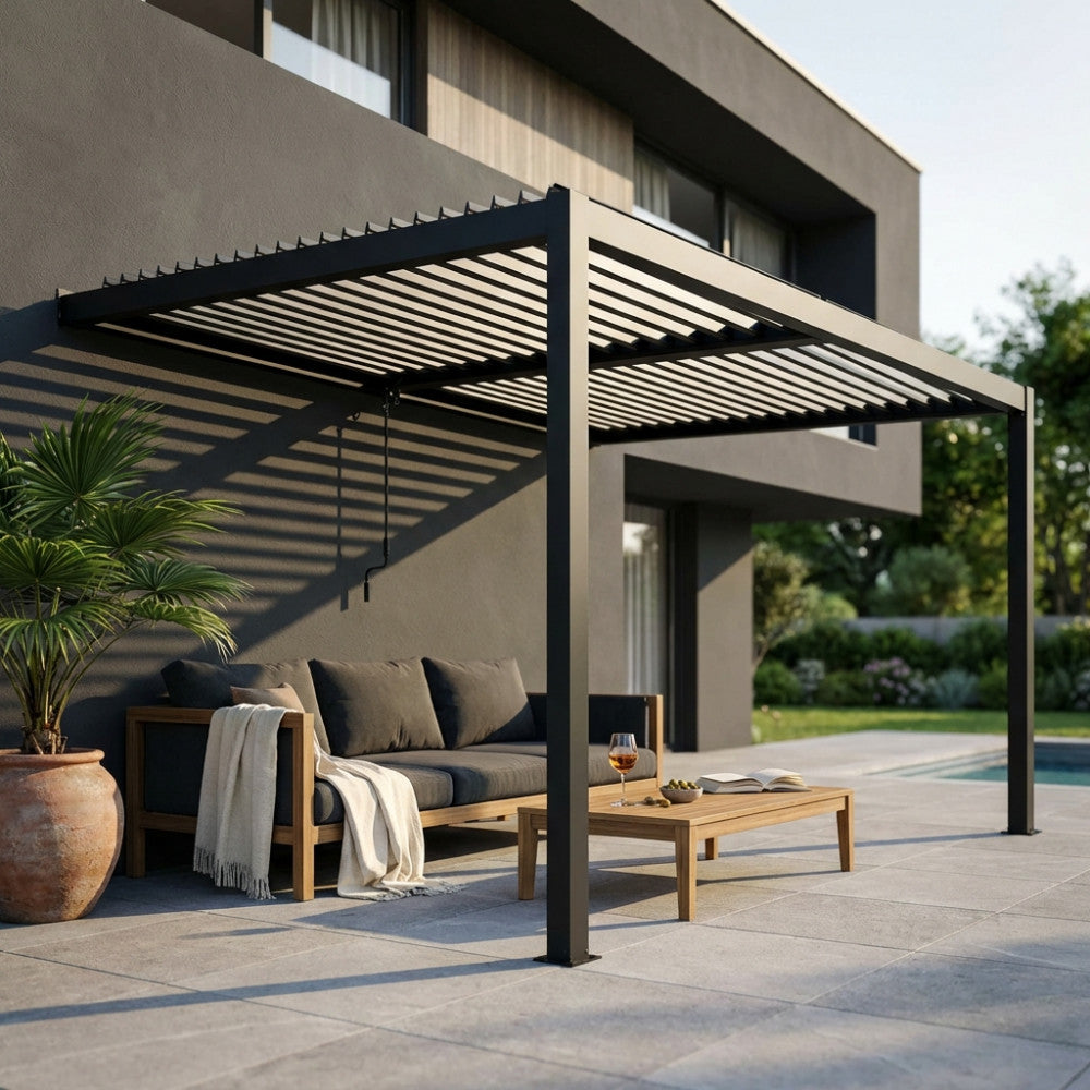 Pergola bioclimatica 3x2.5 mt. addossata in alluminio con lamelle frangisole orientabili