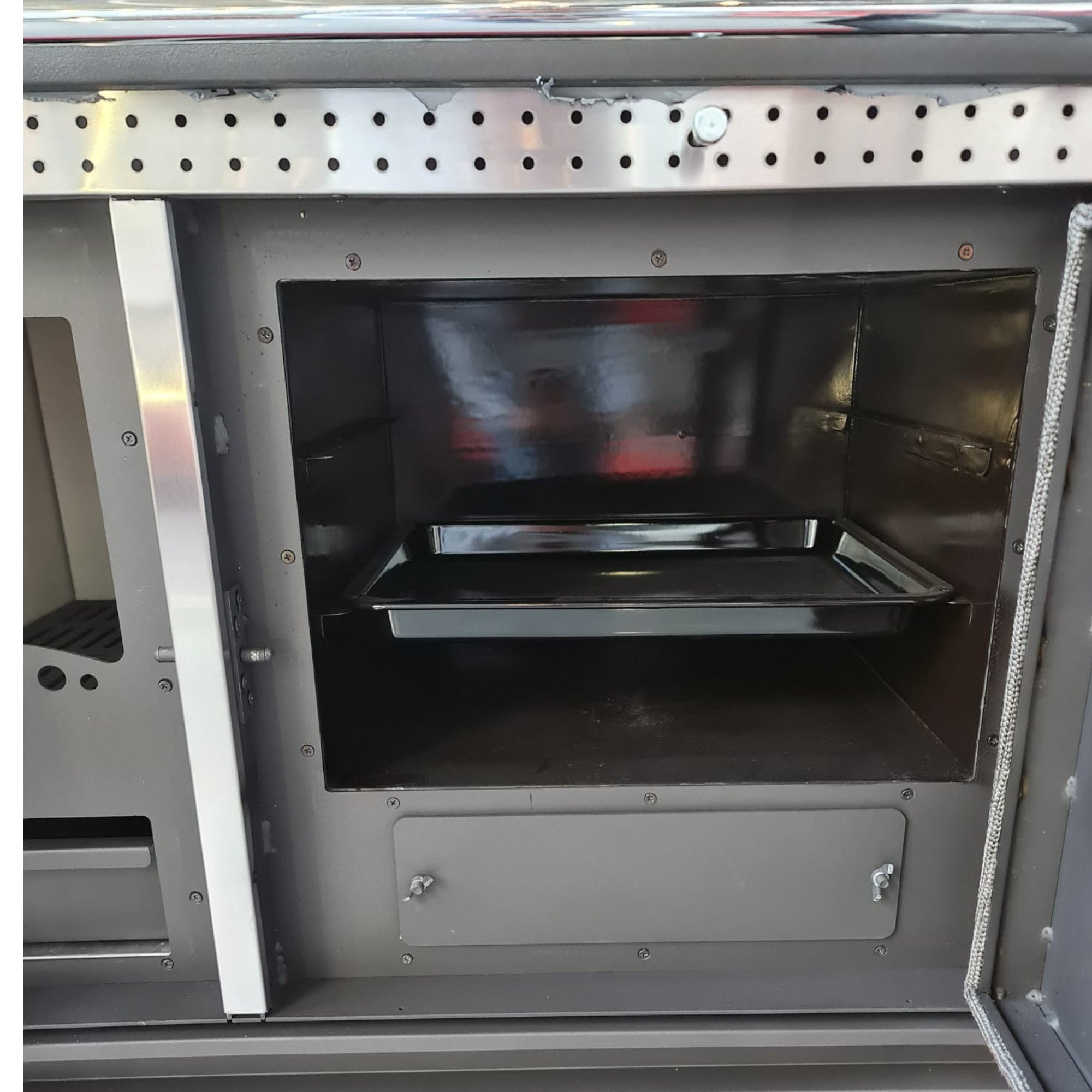 Stufa Cucina riscaldamento a Legna piano cottura in ghisa con Forno Struttura in acciaio