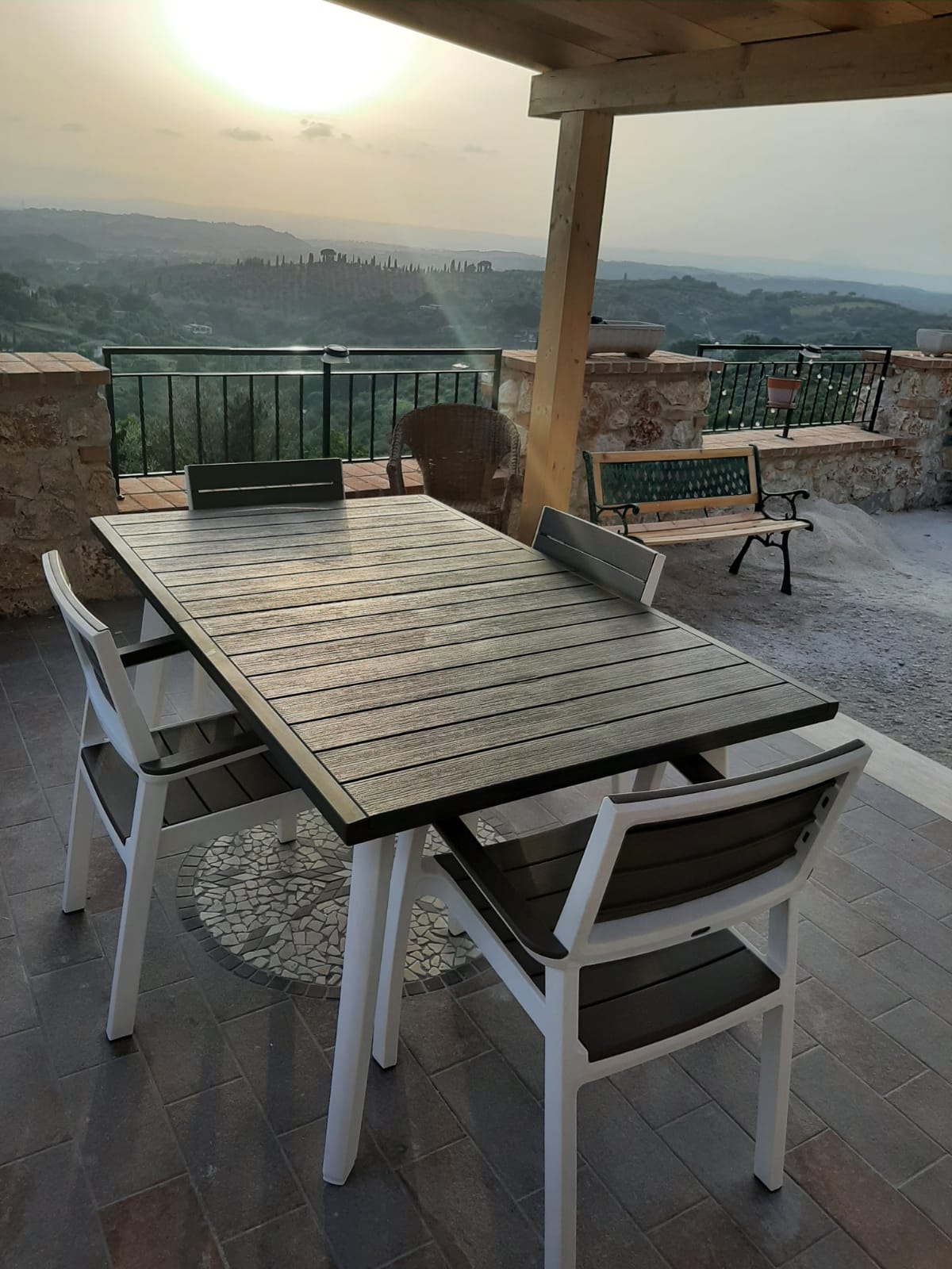 Tavolo Keter Harmony estensibile antracite in resina da esterno giardino