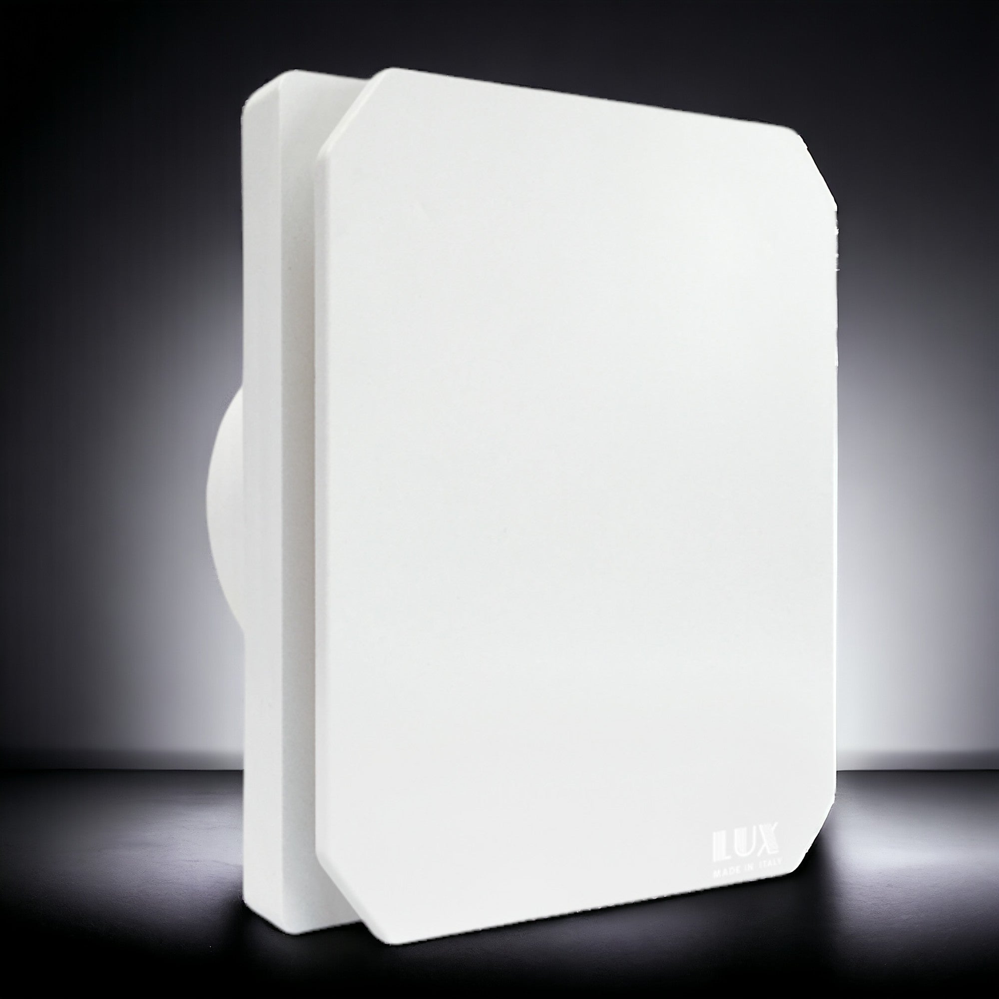 Aspiratore elettrico assiale ø 120 mm 140 m3h per ricambio aria in bagni ciechi mansarde taverne tensione 220v potenza 15w