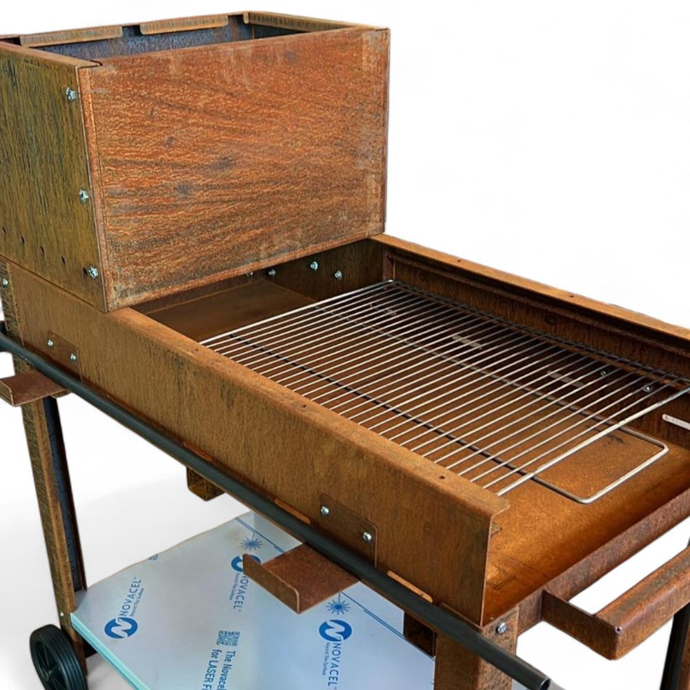 Barbecue a legna e carbone in acciaio Corten EL GAUCHO RIO