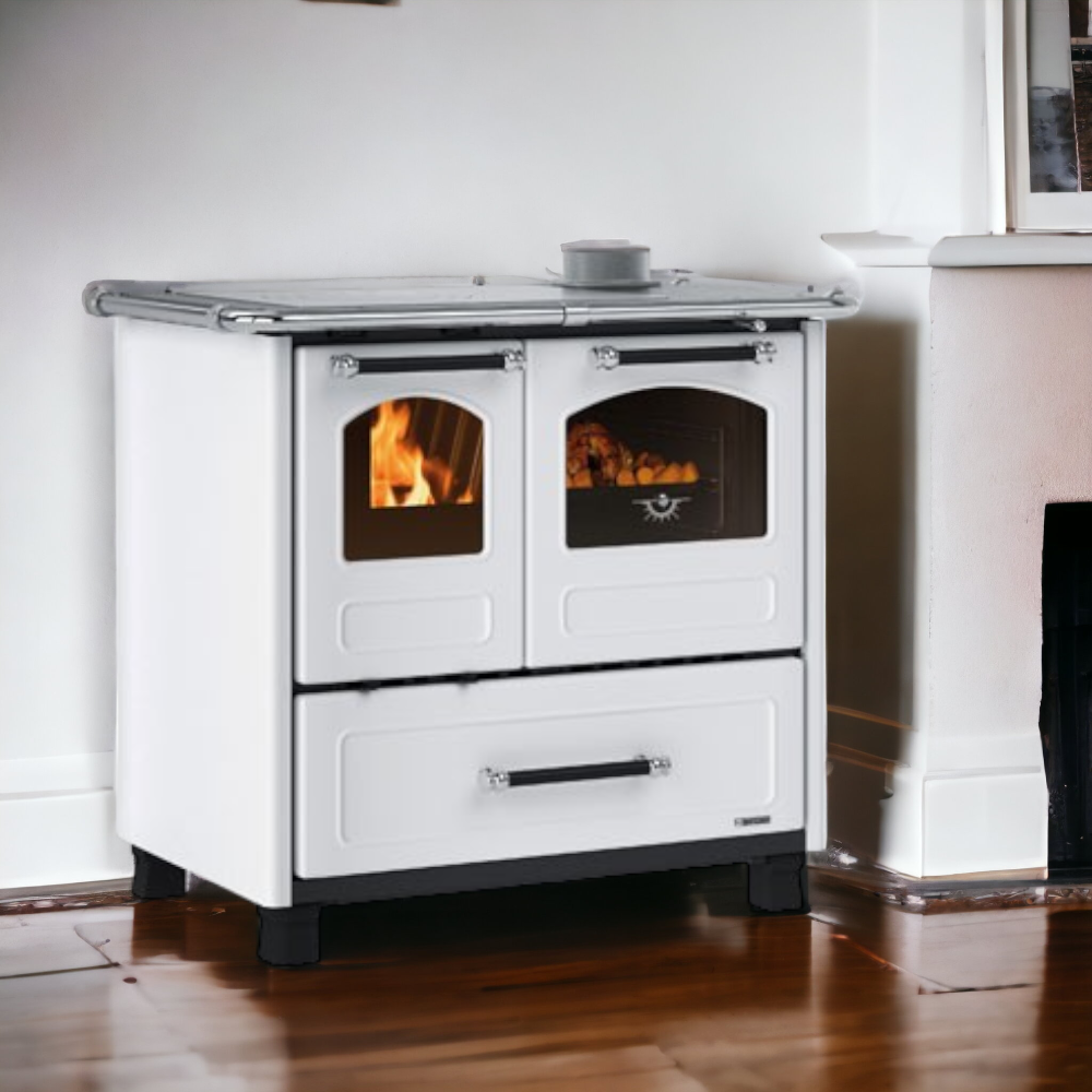 Cucina a legna 7,5 kw in acciaio smaltato con forno e piastra cottura in ghisa Family Nordica