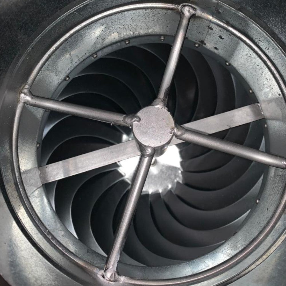 Fumaiolo tondo eolico in acciaio inox con sfera girevole su cuscinetti a bagno d'olio per ventilazione