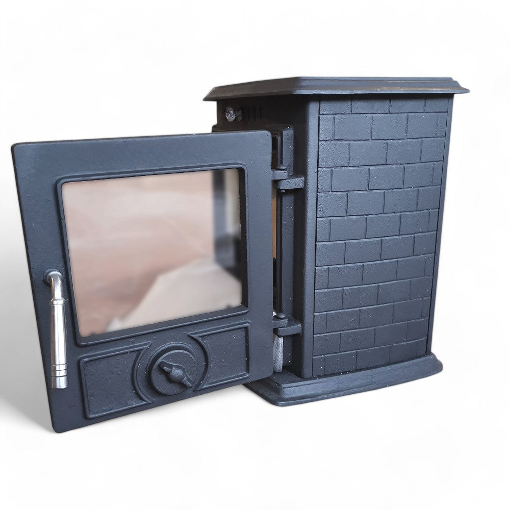 Stufa in ghisa riscaldamento a legna 5,1Kw con laterali decorati