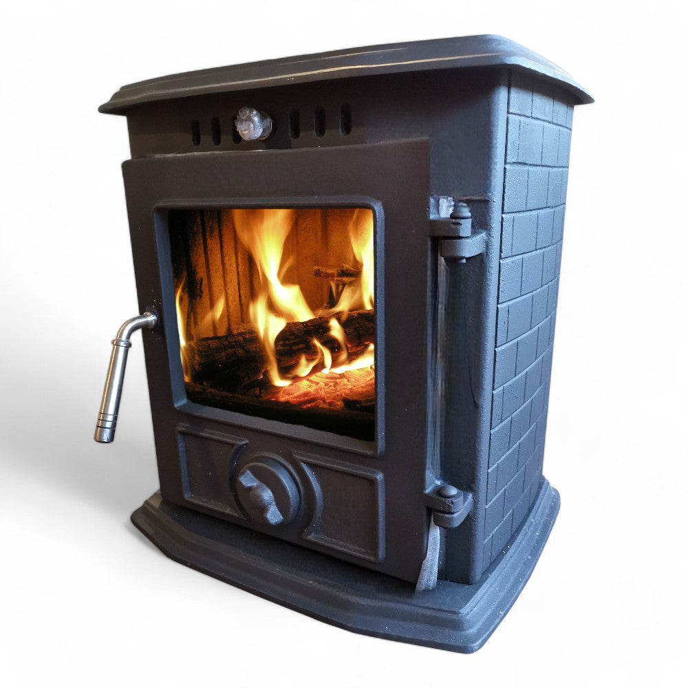 Stufa in ghisa riscaldamento a legna 5,1Kw con laterali decorati