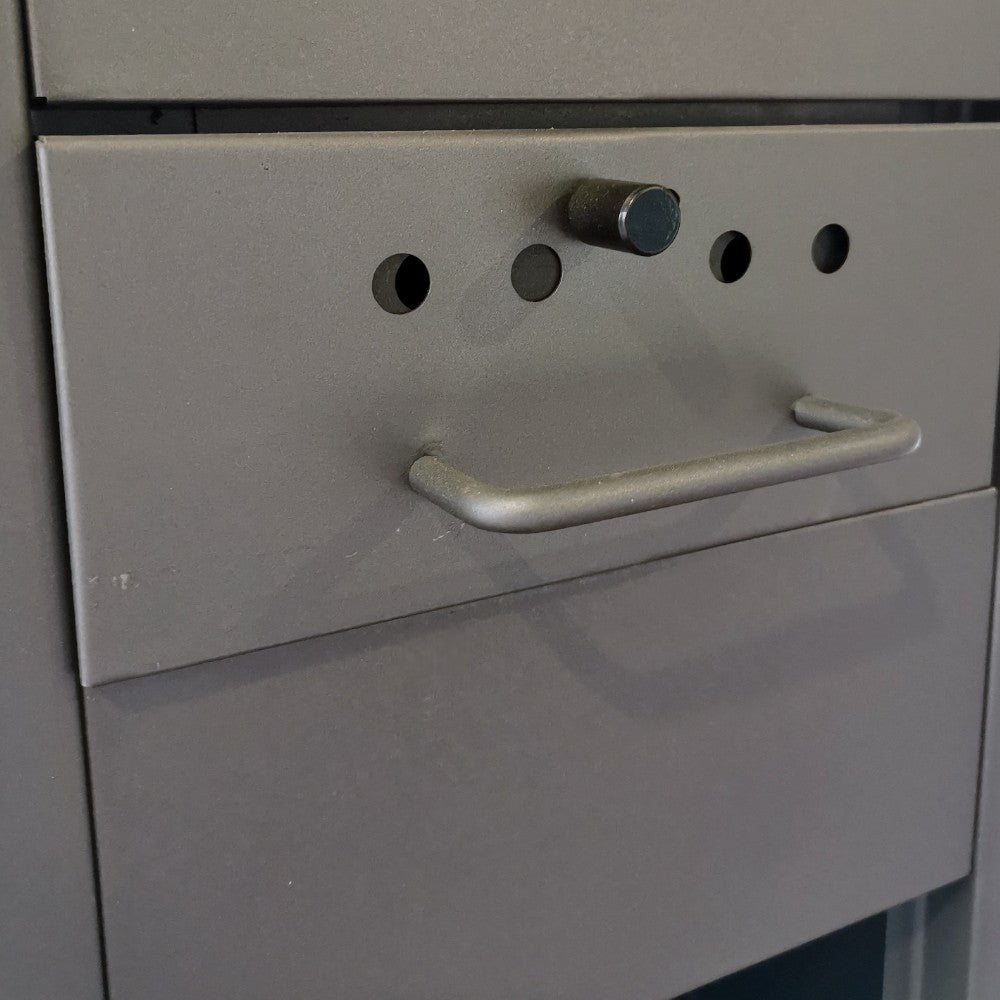Stufa a legna 6,5 kw in acciaio antracite H80 cm con cassetto estraibile