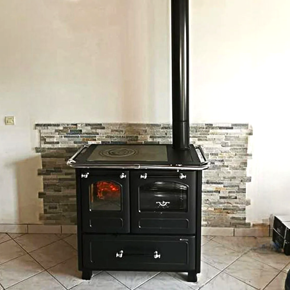 Cucina a legna 7,5 kw in acciaio smaltato con forno e piastra cottura in ghisa Family Nordica