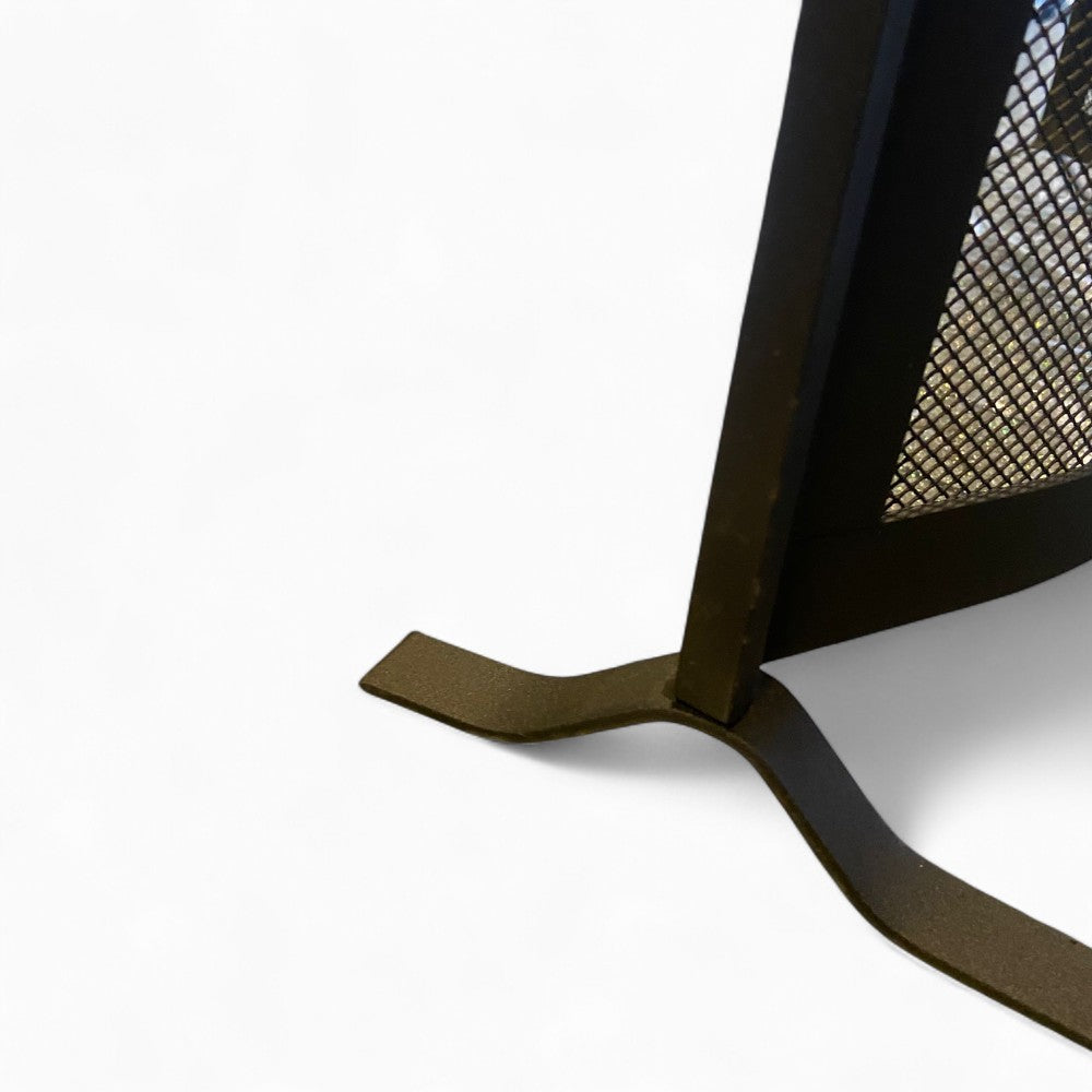 Parascintille curvo in ferro con decoro per camino 70xH65 cm