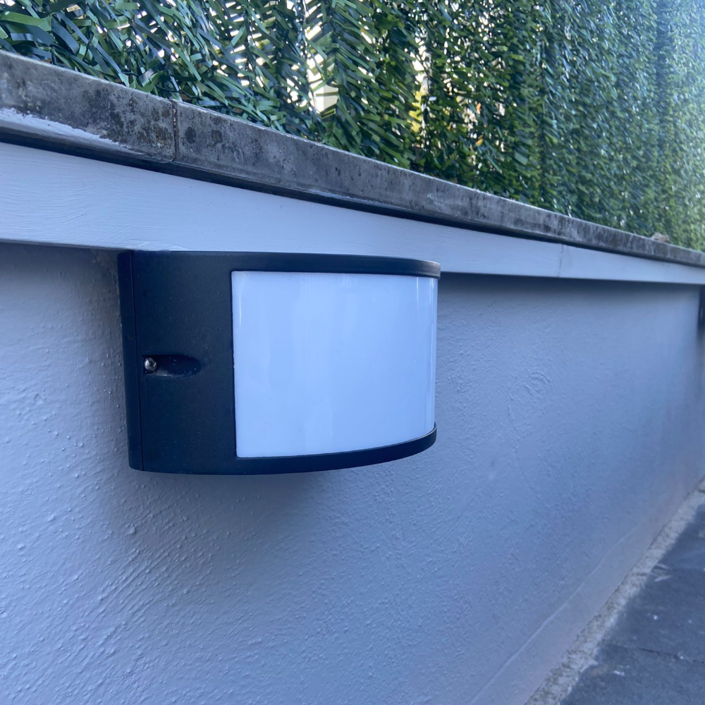 Plafoniera a parete in alluminio 25x11.7xH13 cm illuminazione esterna 40W