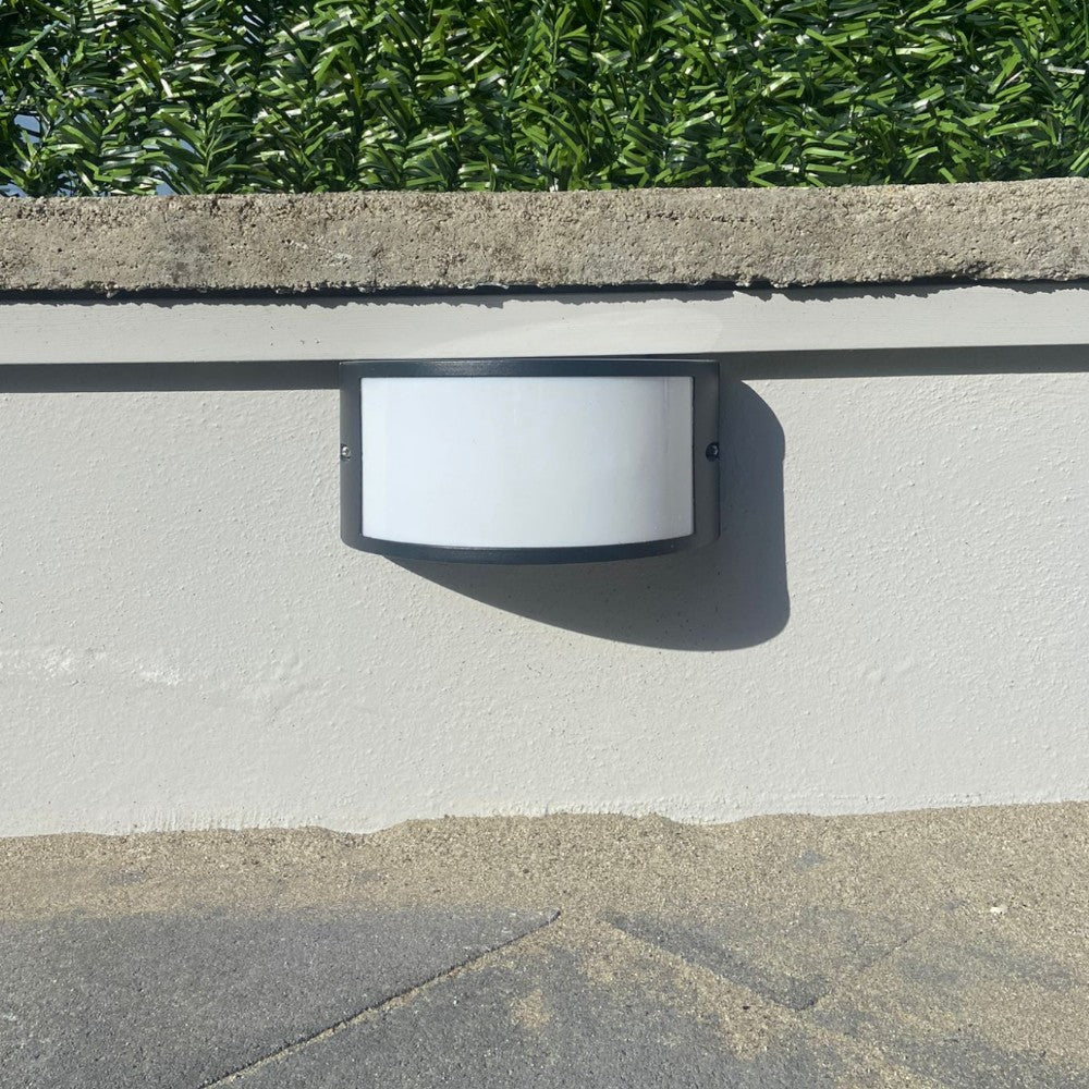 Plafoniera a parete in alluminio 25x11.7xH13 cm illuminazione esterna 40W