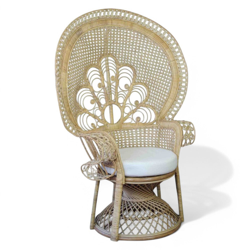 Poltrona in fibra legno bamboo con cuscini beige design elegante 147x105xH68 cm per salotto o giardino