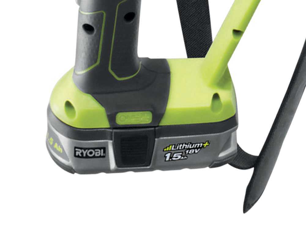 Potatore sega estensibile telescopica a batteria su asta regolabile OPP1820 Ryobi 18v con barra cm 20