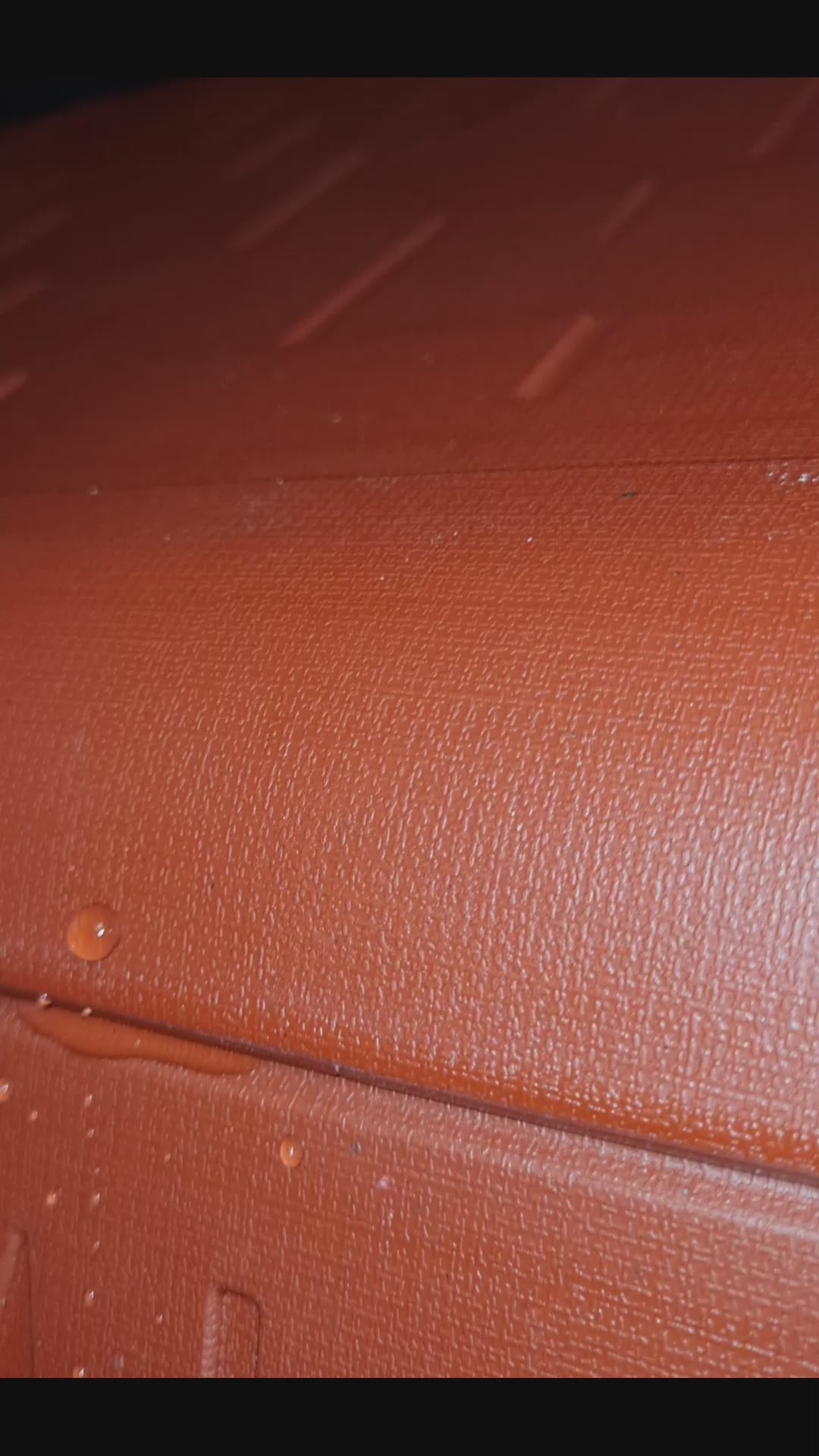 Cuccia per cani in resina Taglia Grande beige con tetto rosso Happy House Doggy Large