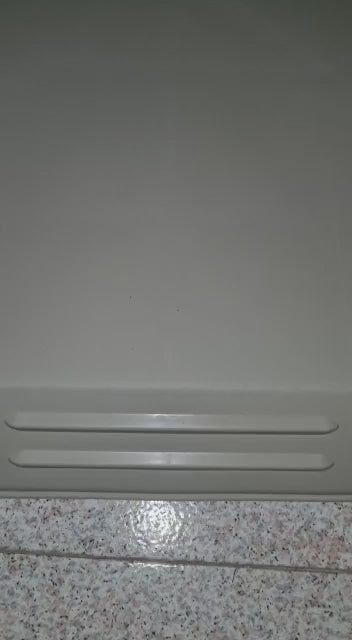 Cuccia per cani in resina Taglia Grande beige con tetto rosso Happy House Doggy Large