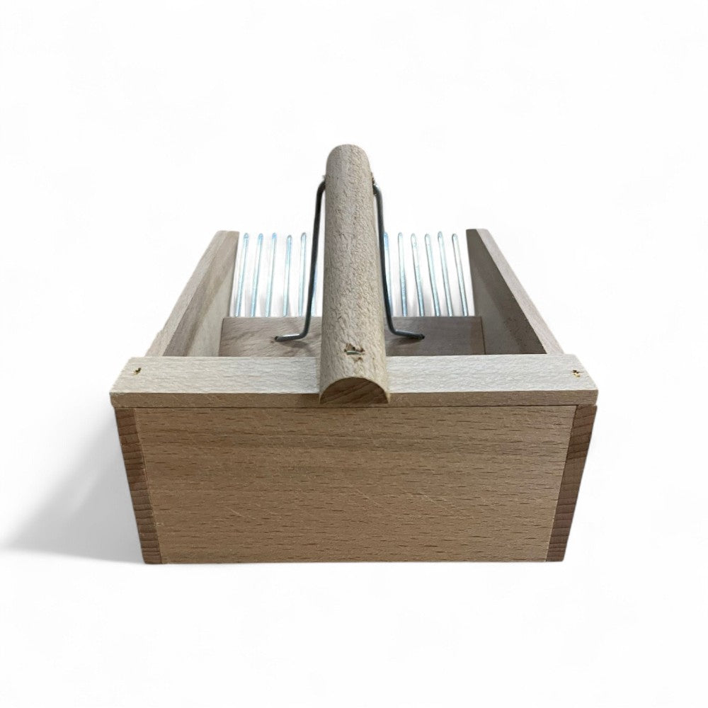 Raccogli bacche e mirtilli in legno con pettine a denti in acciaio