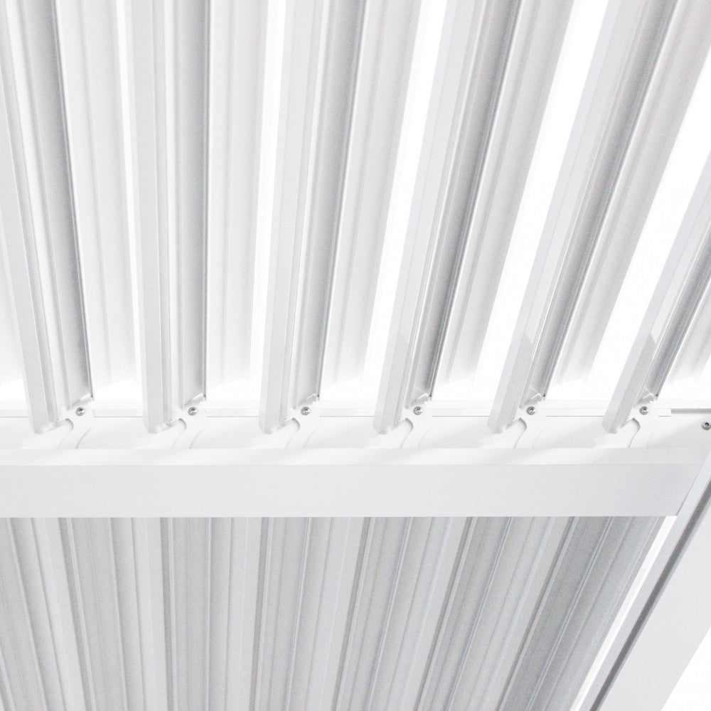 Pergola bioclimatica 7,8x4 mt. in alluminio con lamelle frangisole orientabili e sistema di drenaggio