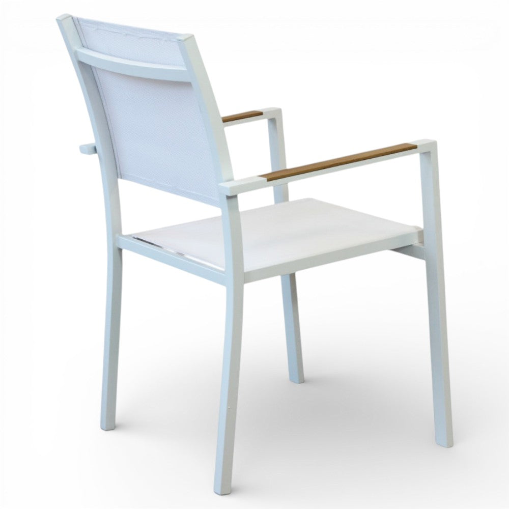 Poltrona da giardino impilabile con struttura in alluminio e braccioli effetto legno