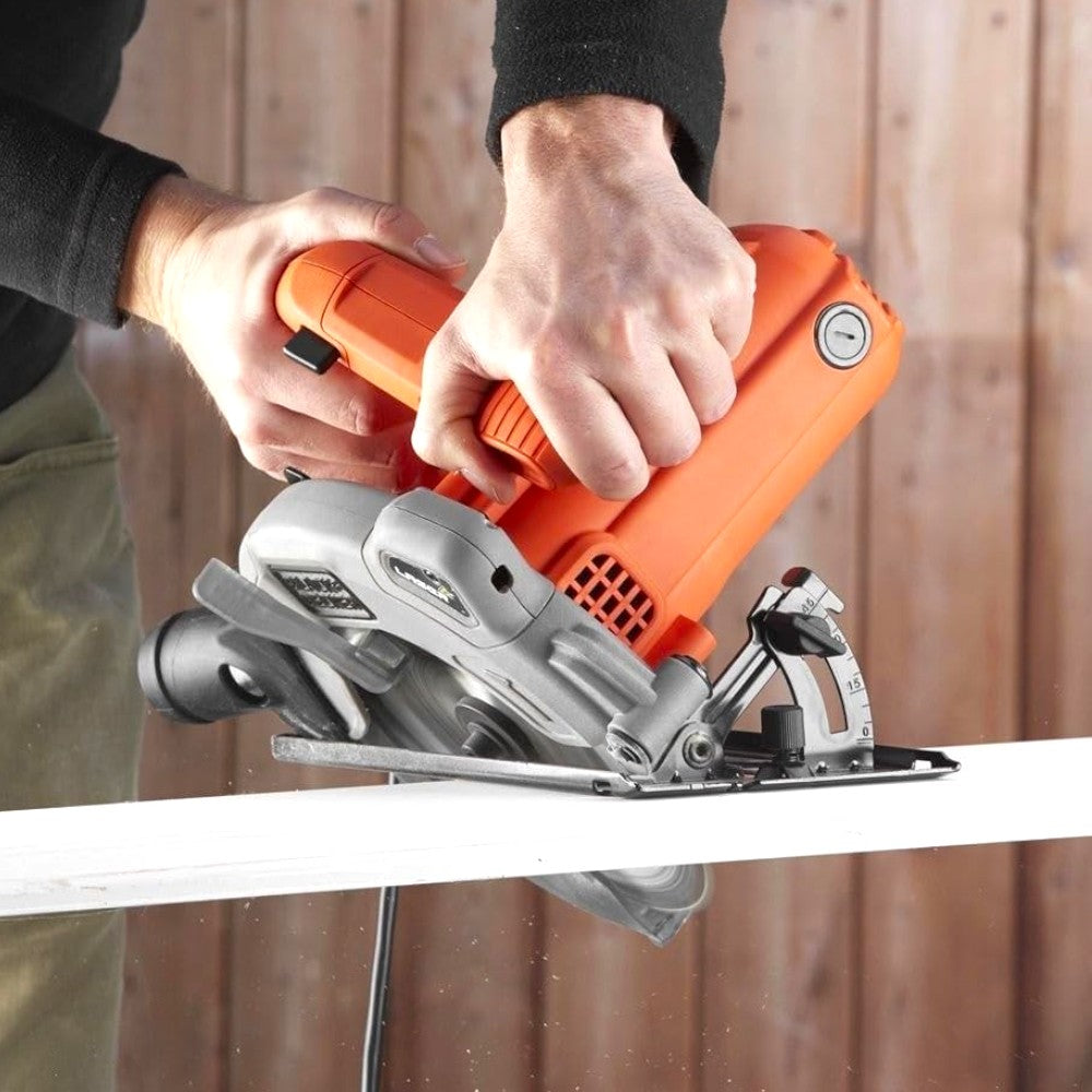 BLACK+DECKER Sega circolare 1250W con guida laser CS1250L