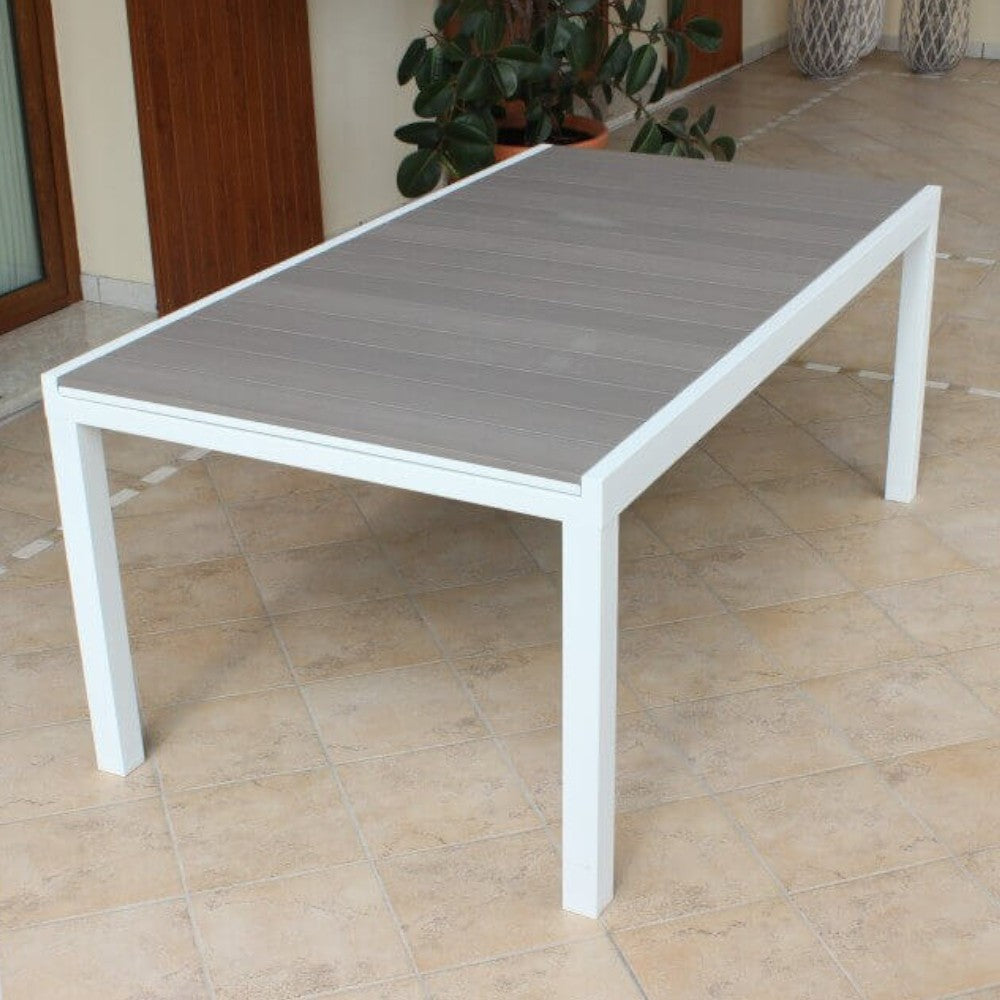 Tavolo estensibile da esterno 180/240 cm con struttura in alluminio e piano in polywood effetto legno in doghe