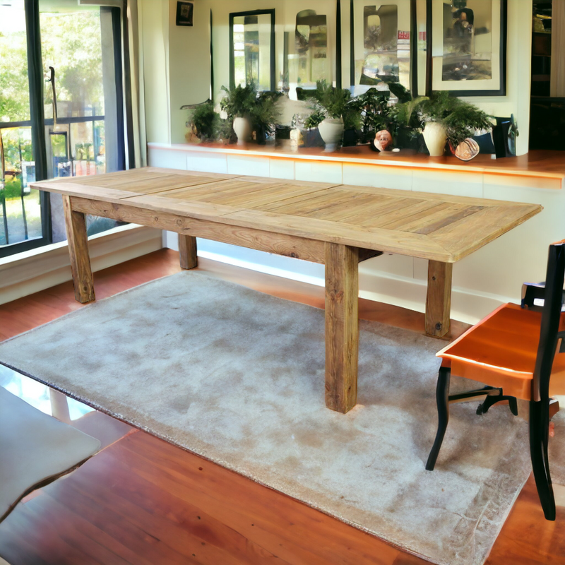 Tavolo allungabile da interno o esterno in legno di pino con piano in doghe Marilin