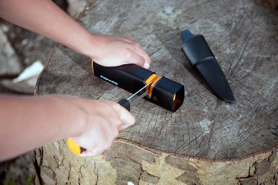 Affilalame per Asce e coltelli XSHARP FISKARS