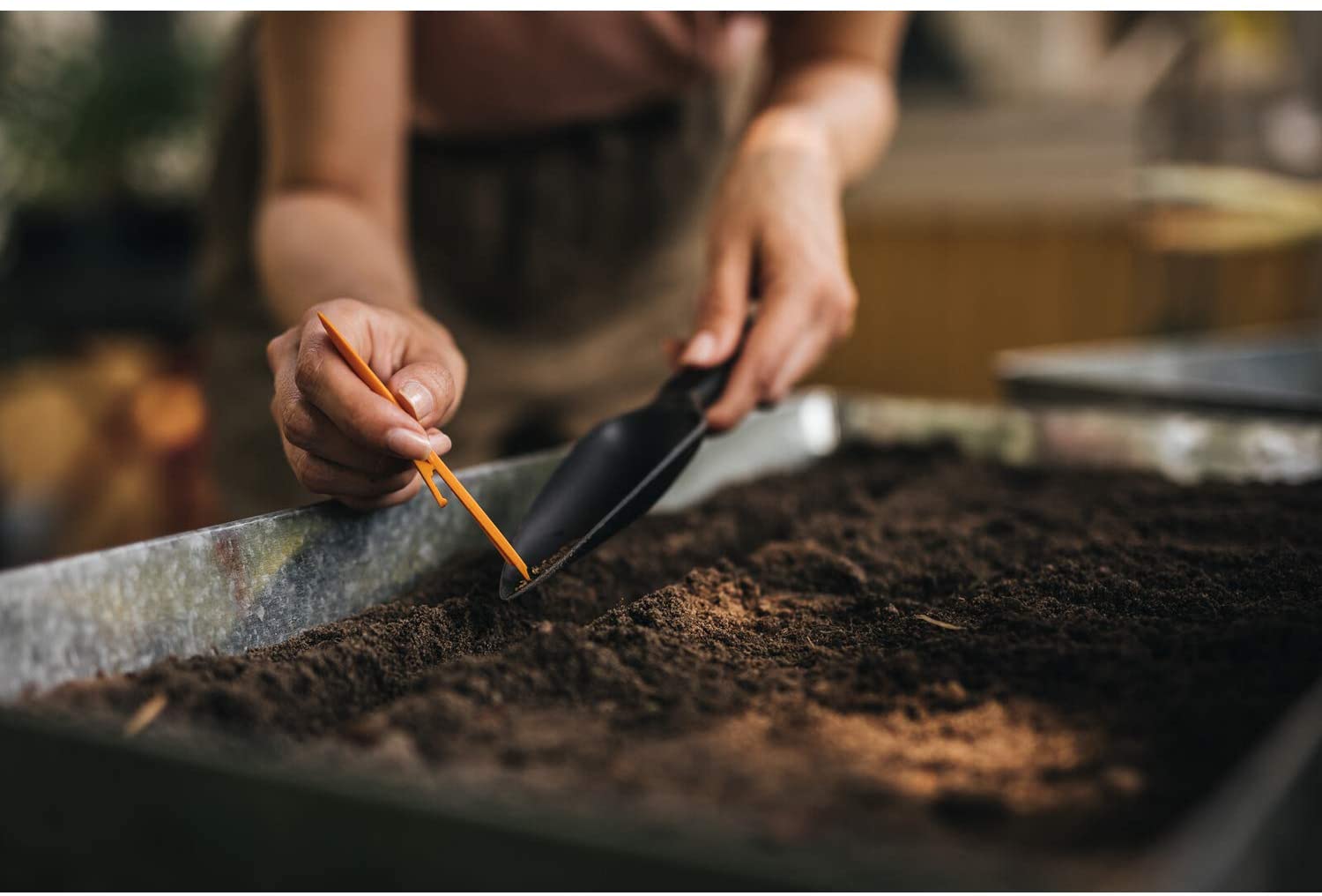 Trapiantatore distributore per semi con scala di misura Fiskars Solid