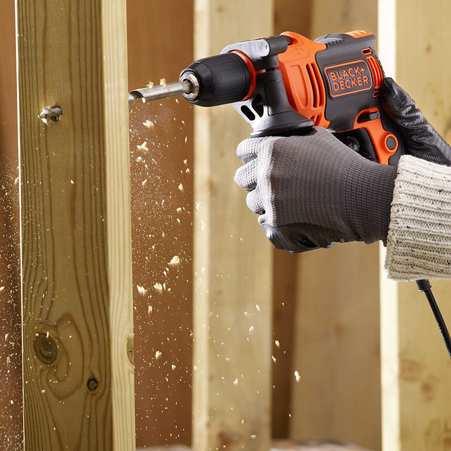 Trapano a Percussione 710W con Borsa e Accessori BLACK+DECKER BEH710SA32