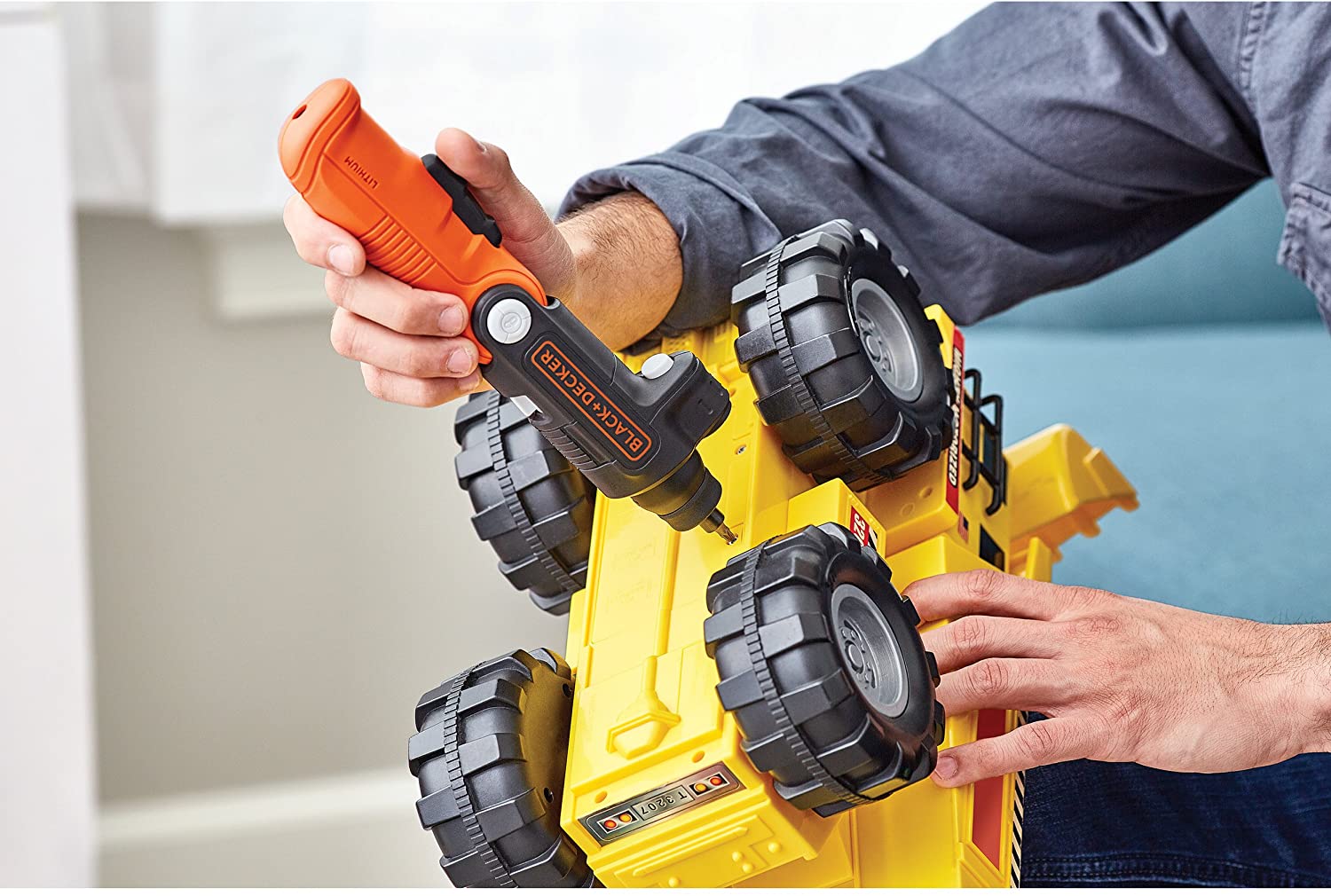 Svitavvita Avvitatore 3.6V con impugnatura orientabile e torcia integrata BLACK+DECKER BDCSFL20C