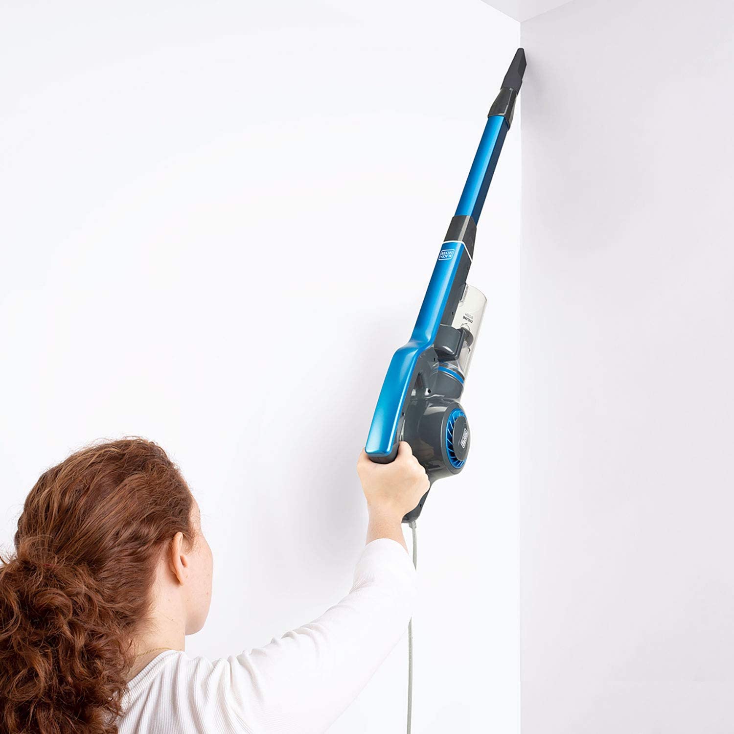 Scopa elettrica ionica aspirapolvere senza sacchetto Black Decker BVMSE600E