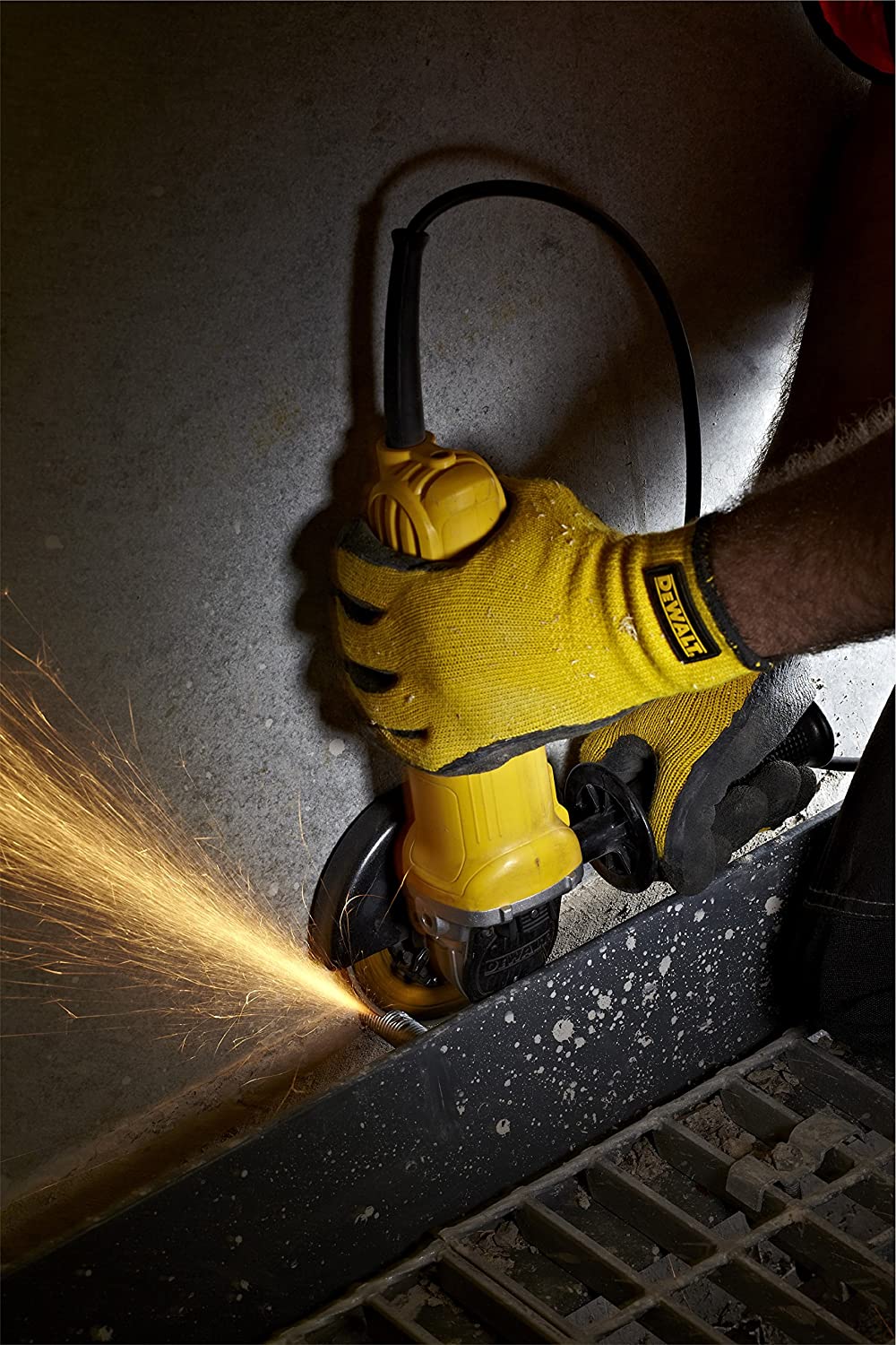 Smerigliatrice Angolare con interruttore a scorrimento DEWALT DWE4056