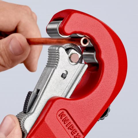 Tagliatubi professionale con rotella di taglio in acciaio KNIPEX TUBIX 903102