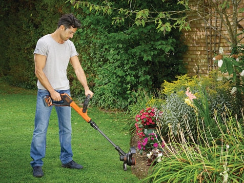 Tagliabordi a batteria telescopico B&D STC 1820 EPC