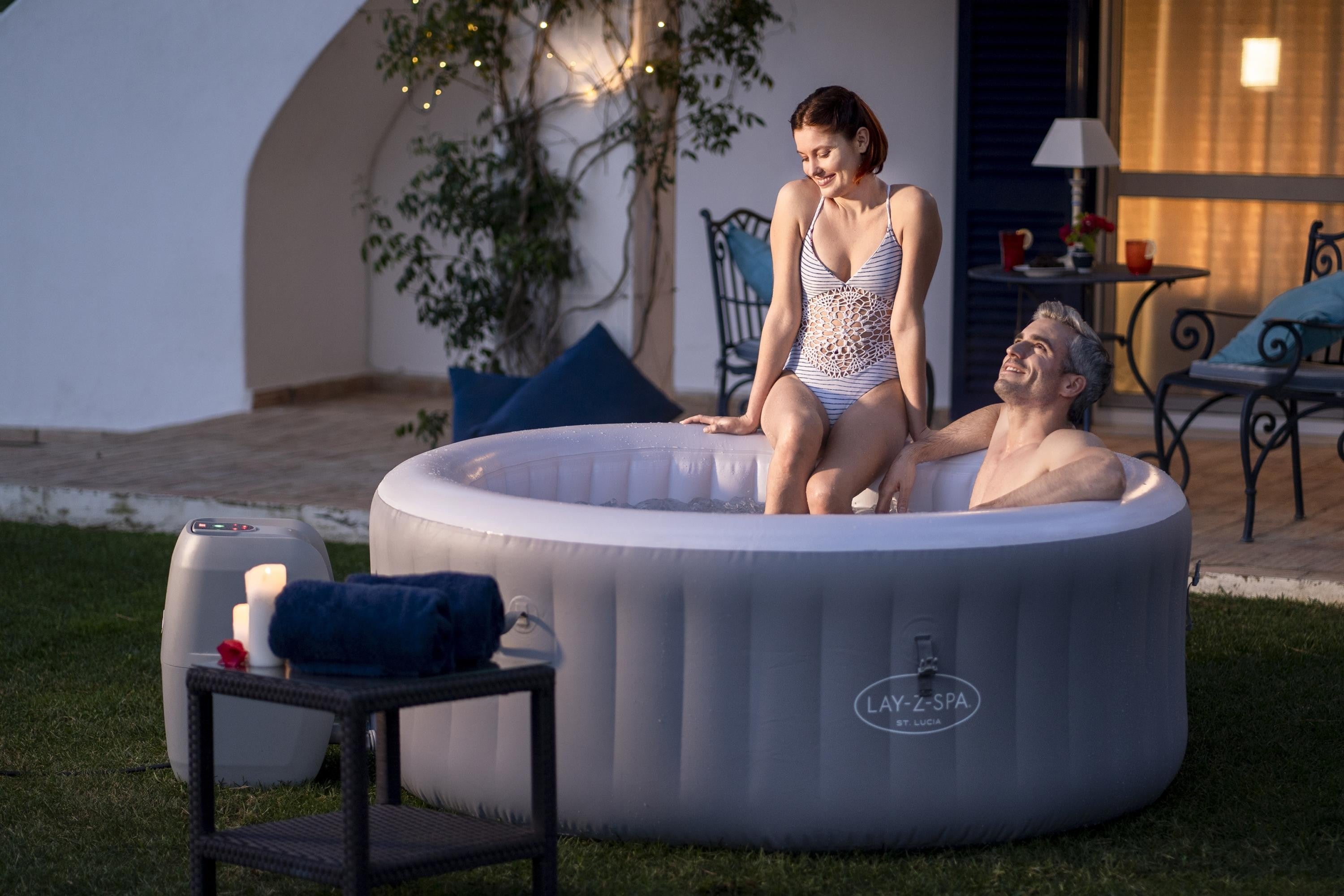 Piscina SPA idromassaggio Lay-Z-Spa St Lucia AirJet  Bestway 60037