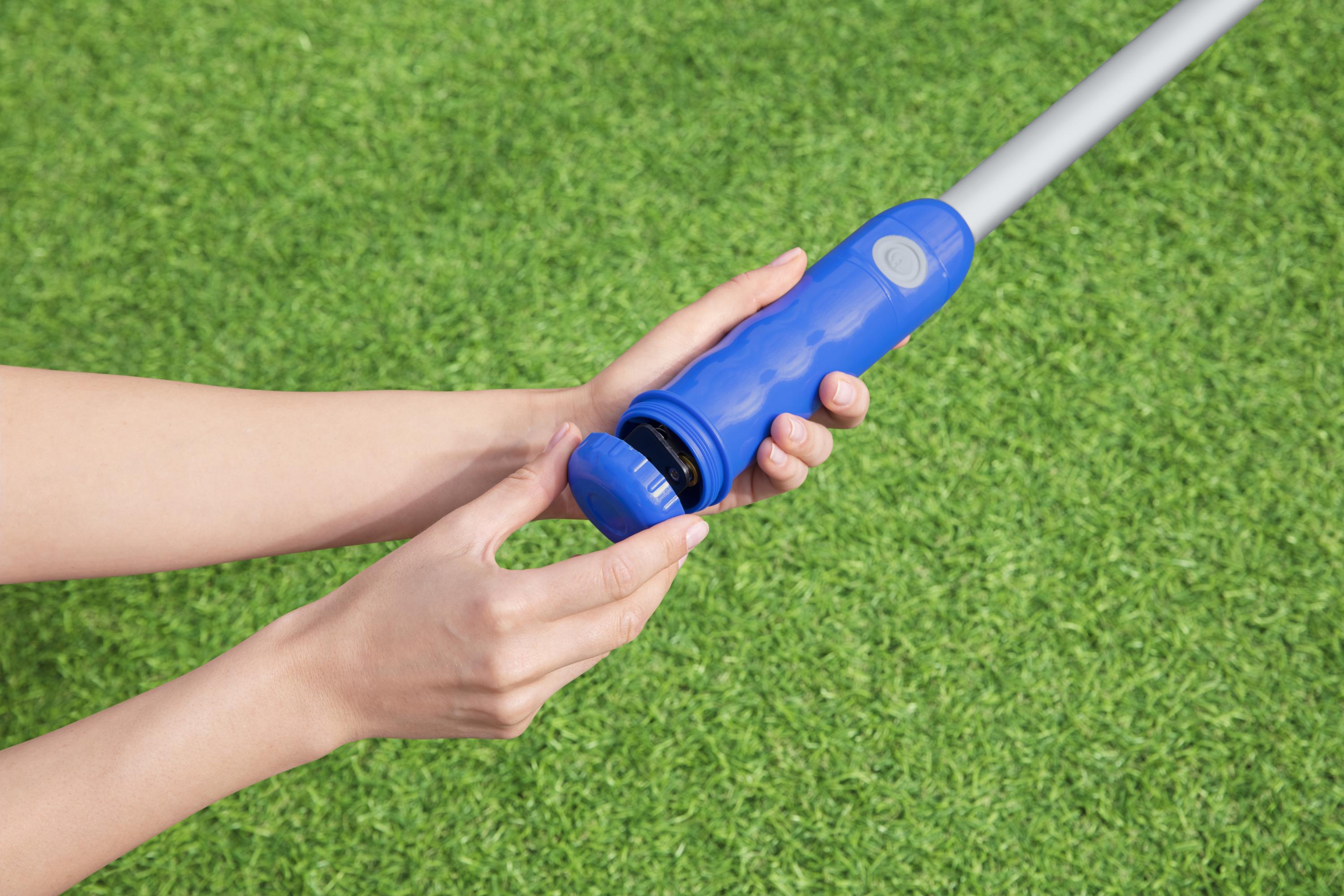 Scopa aspirante pulitore a batteria per piscina e spa Flowclear AquaTech Bestway 58648