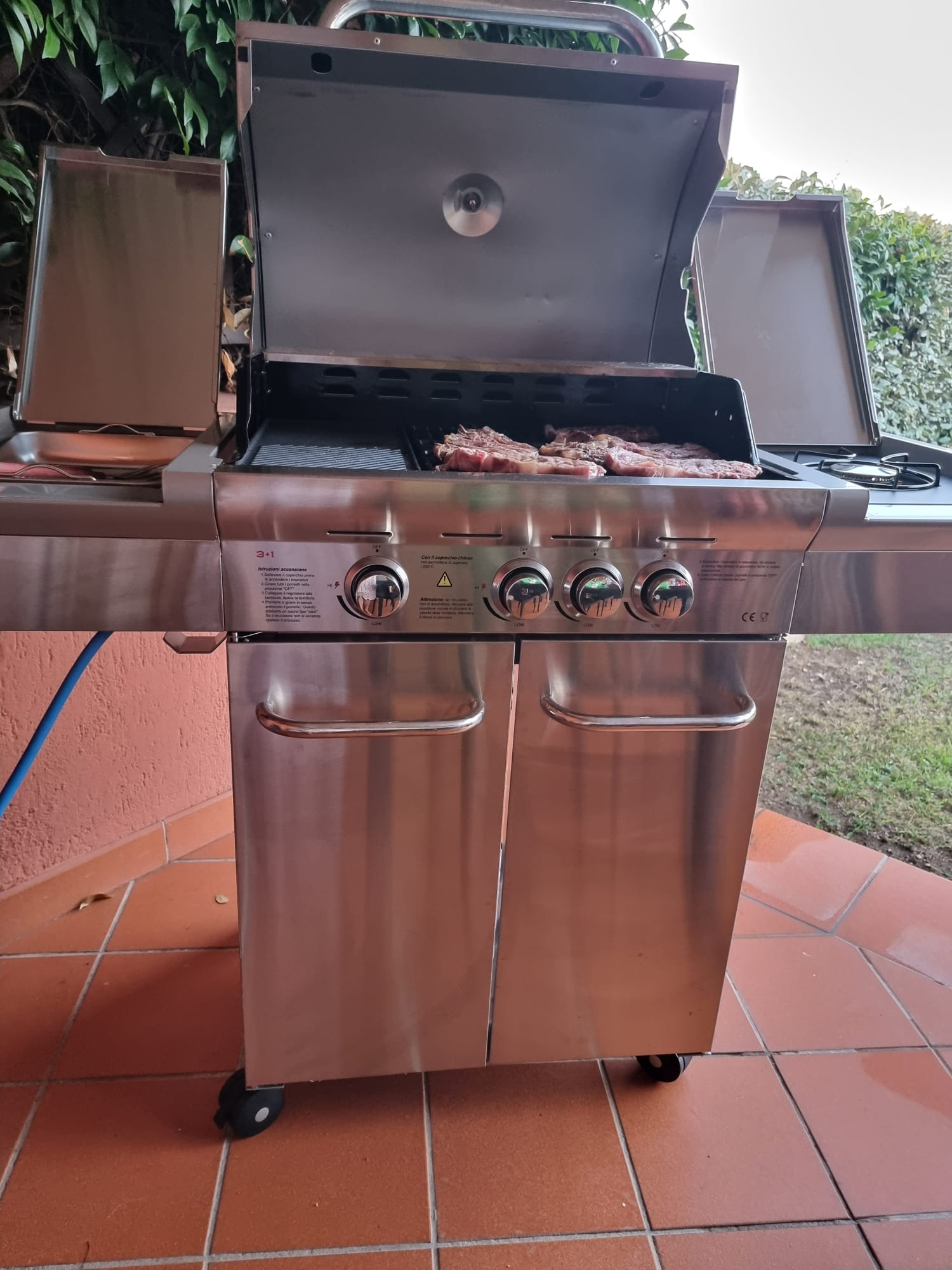 Barbecue gas in acciaio 3 bruciatori + 1 fornello laterale Florida