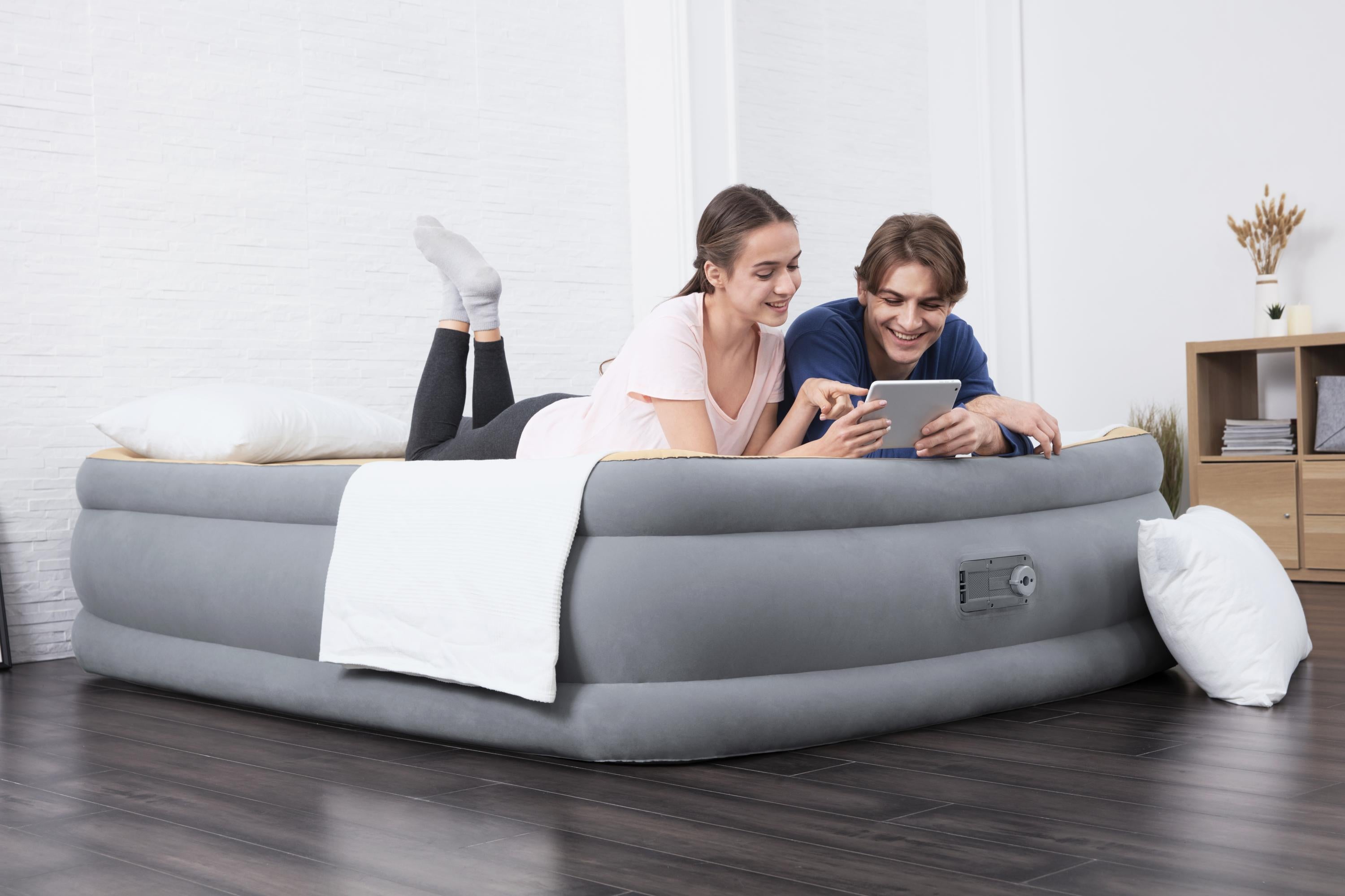Materasso Airbed Tritech gonfiabile matrimoniale Memory con pompa integrata BestWay 67486