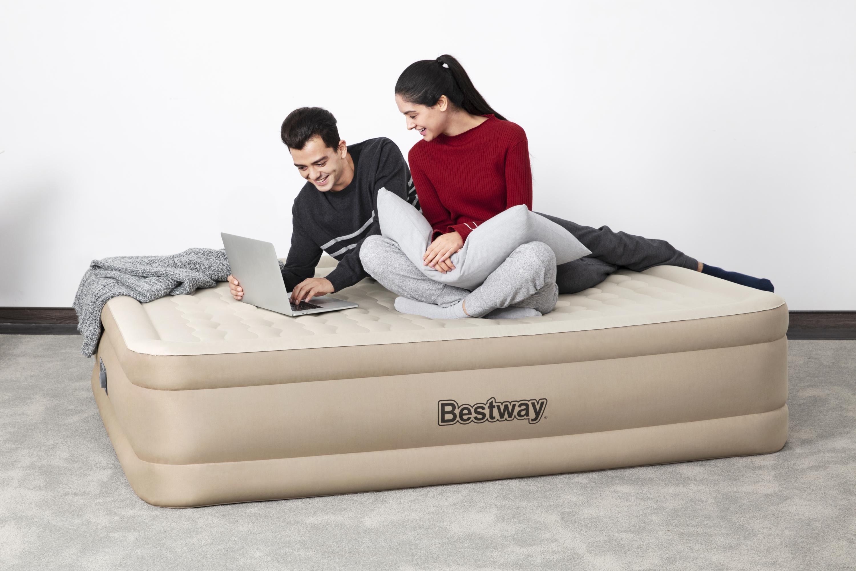 Materasso Airbed gonfiabile matrimoniale Fortech con pompa incorporata BestWay 69050