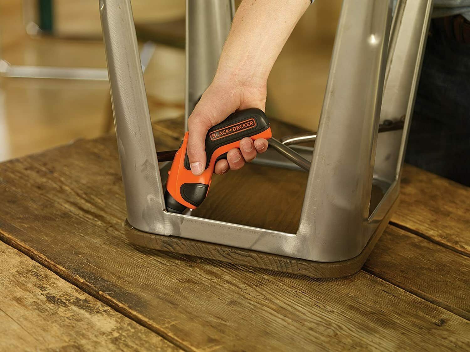 Svitavvita a batteria Black+Decker CS3652LCAT