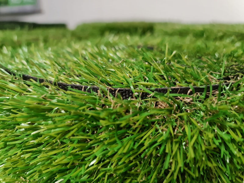 Tappeto erba verde sintetica 25mm prato finto in rotolo Villa