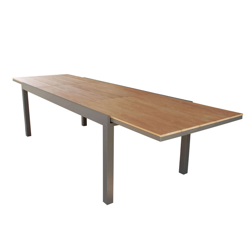 Tavolo allungabile in alluminio con piano a doghe effetto legno KOKE