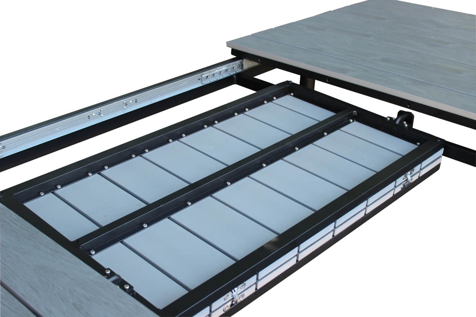 Tavolo allungabile da esterno in alluminio con piano effetto doghe MIRAG